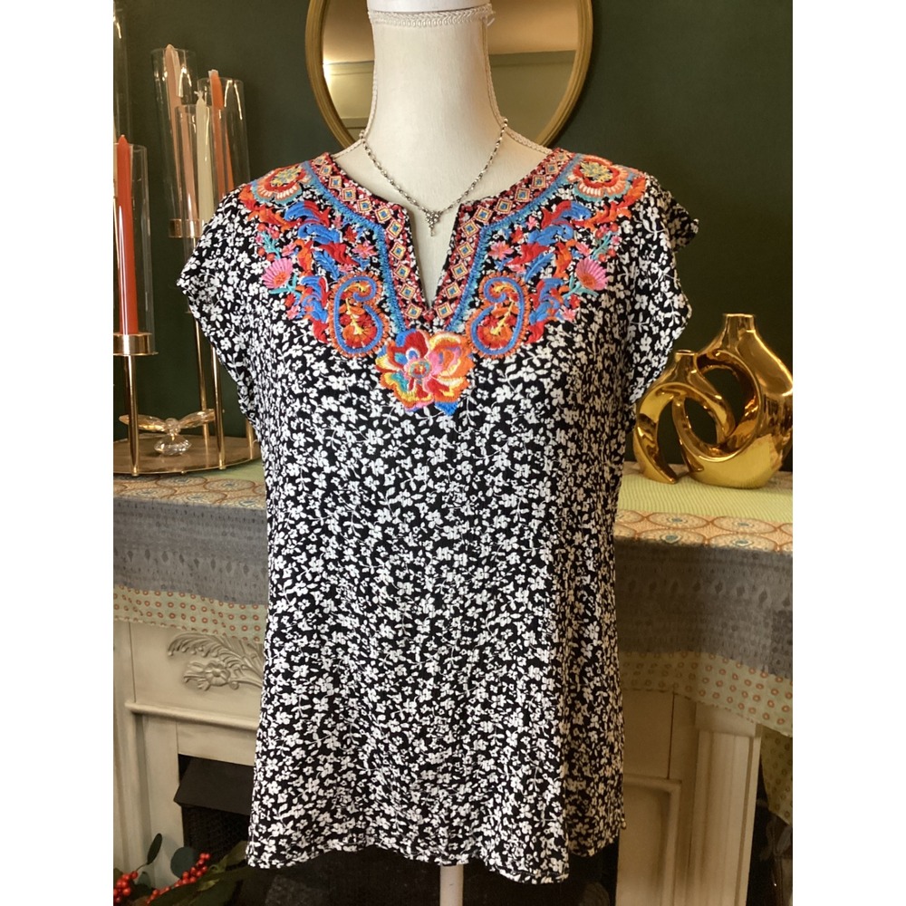 Savanna Jane Embroidered Floral Boho Blouse Black White Rayon Top Large 18637